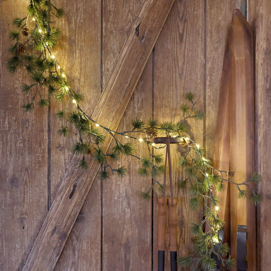 Chic Antique – Lichterkette mit Tannenzweigen und Zapfen, L150 cm, Grün
