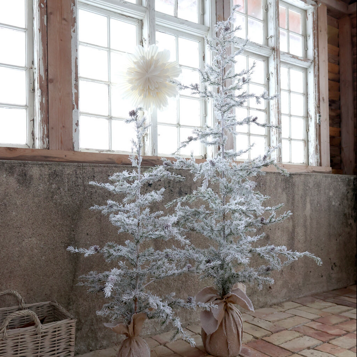 Chic Antique – Fleur Tannenbaum mit Tannenzapfen und Schnee | H180 / Ø65 cm – Grün