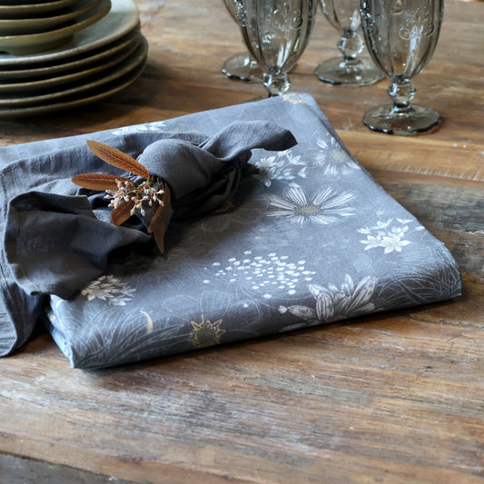 Chic Antique – Aix Tischdecke mit Blumenmuster 240 x 140 cm, Midnight