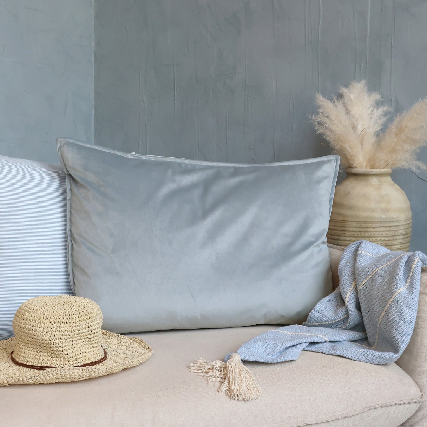 Chic Antique - Aix Kissenbezug aus Samt L50/B70 cm Sky Blue