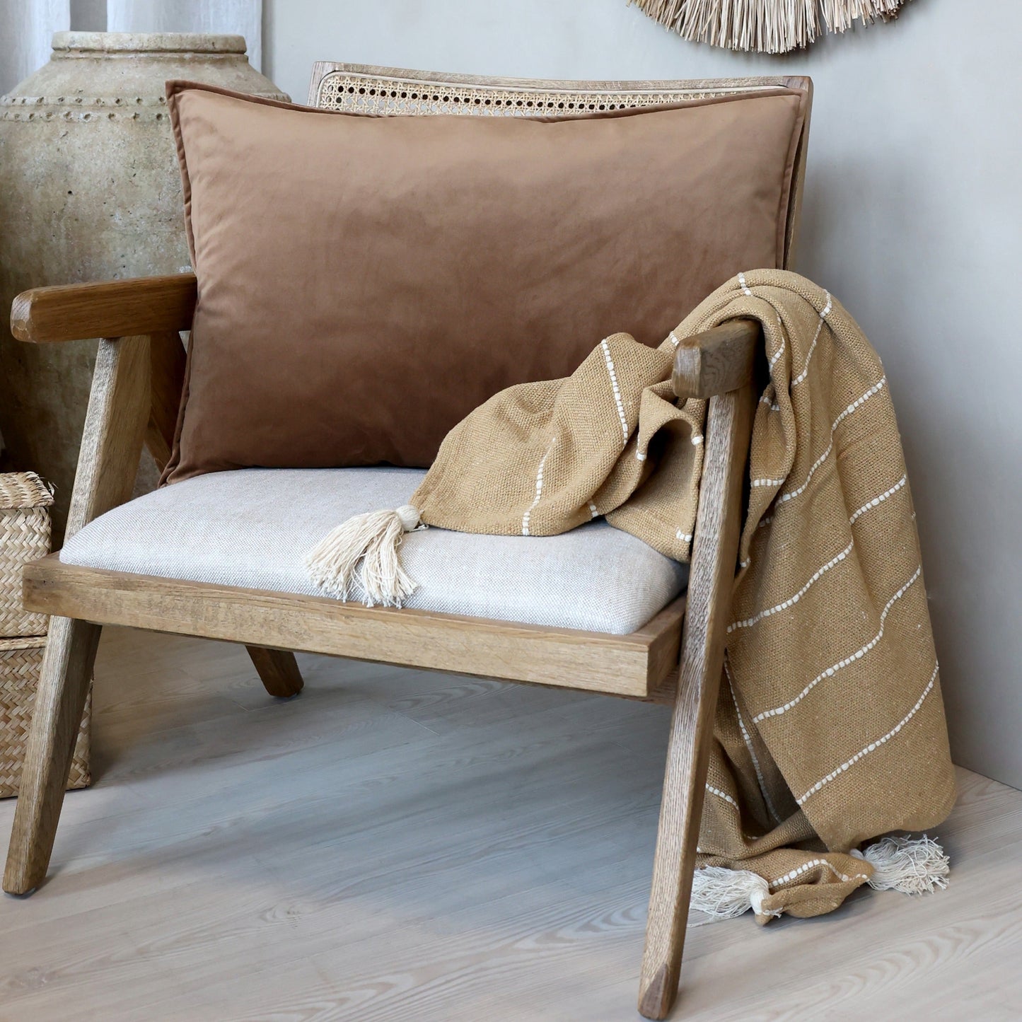 Chic Antique - Aix Kissenbezug aus Samt L50/B70 cm Nougat