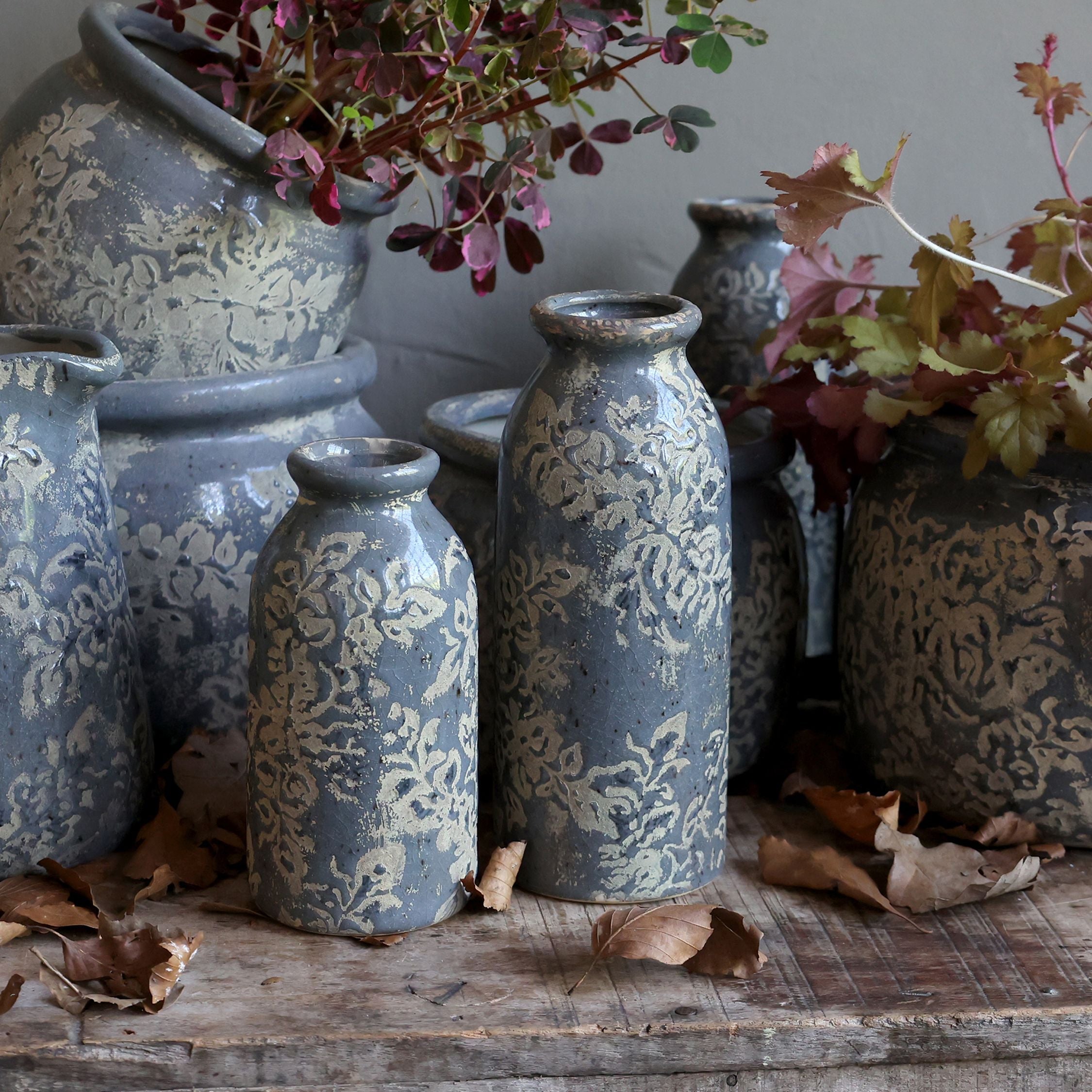 Chic Antique – Antibes Vase mit Blumenmuster H20/Ø8 cm Opal