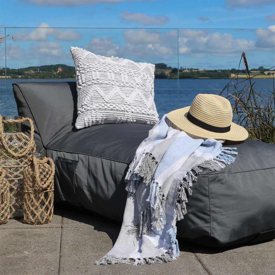 Chic Antique – Lounge Daybed für den Außenbereich in Anthrazit
