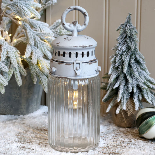Chic Antique - Französische Stalllaterne in Antik-Weiß mit LED & Timer