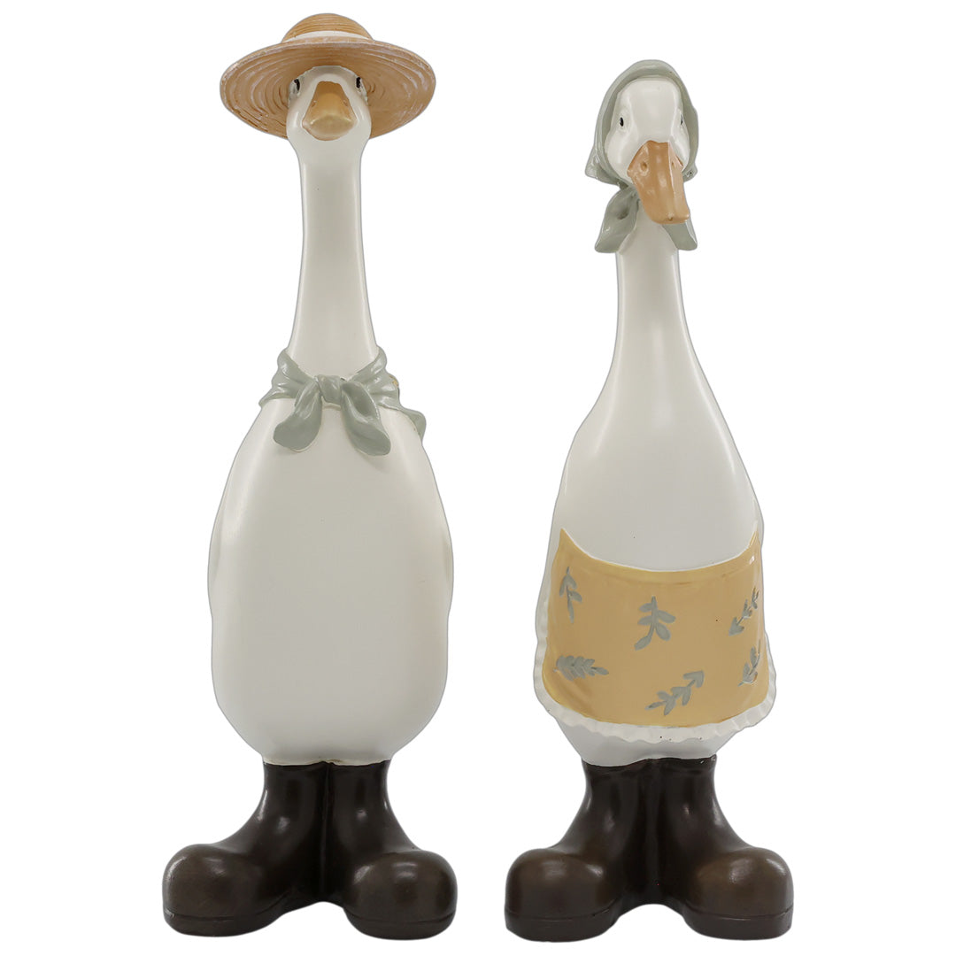 Osterdekoration Gänse mit Tuch & Hut – Set aus 2 handbemalten Figuren