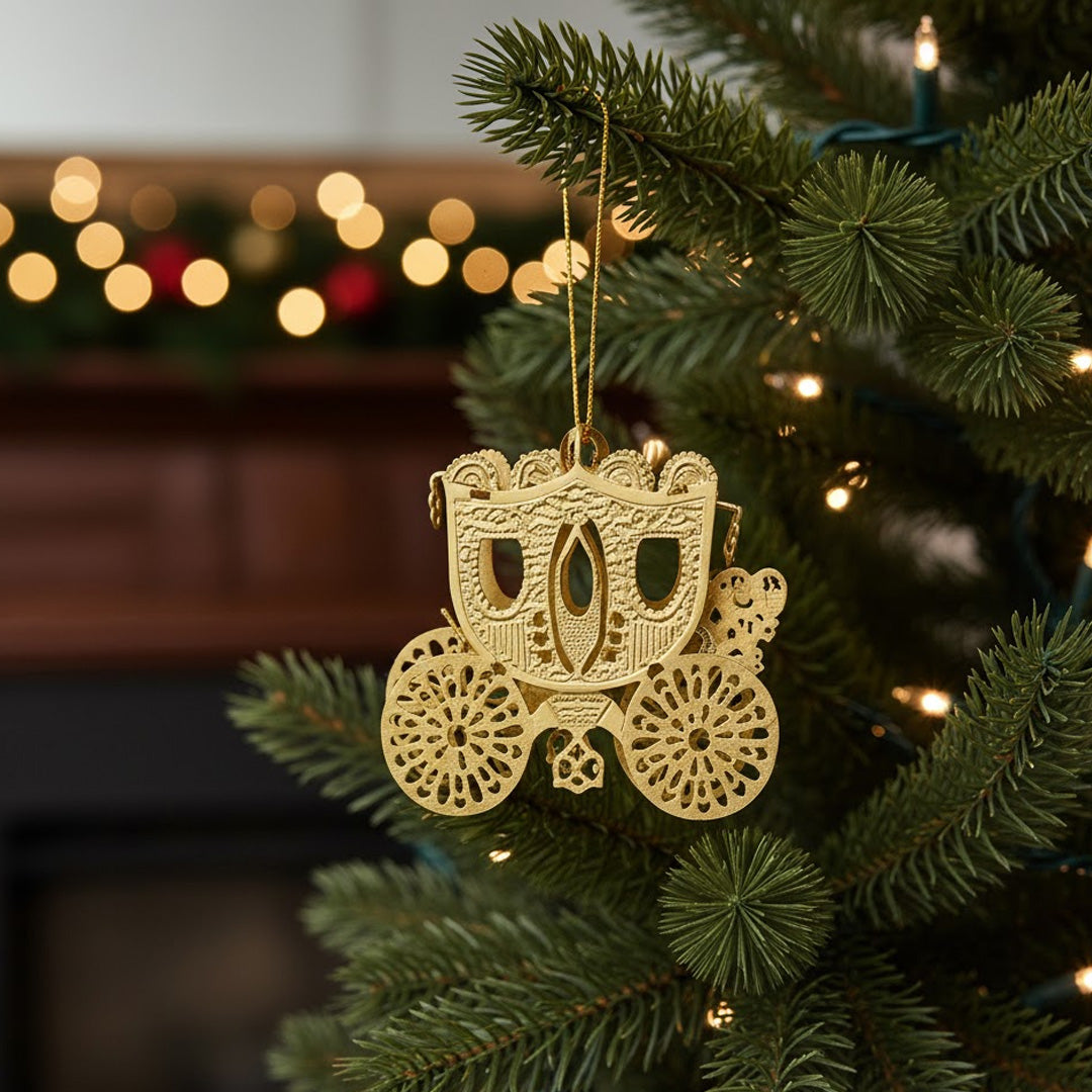 Weihnachtsanhänger „Kutsche“ aus Messing – 2 × 5,5 × 4,5 cm – zum Hängen