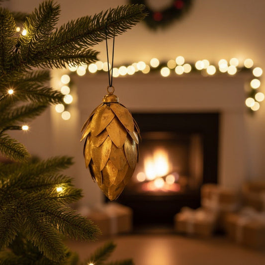 Ornament Naturförmiger Messingtannenzapfen zum Hängen
