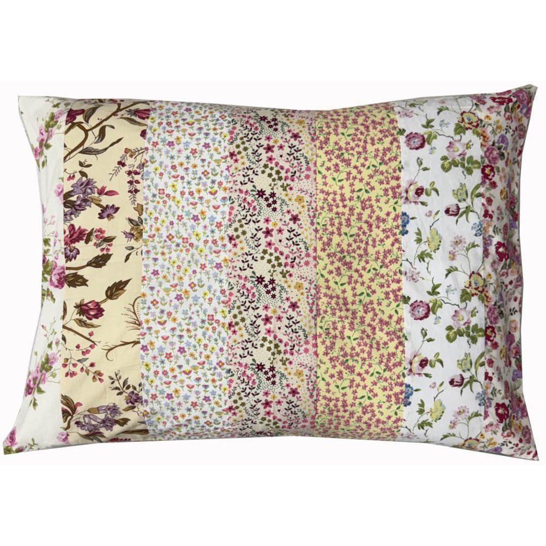 Handgequilteter Patchwork-Kissenbezug in Blumennuancen, 50x70 cm