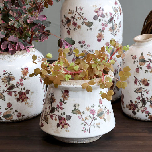 Chic Antique - Nancy Pflanzgefäß mit Blumenmotiv H16/Ø17 cm Creme