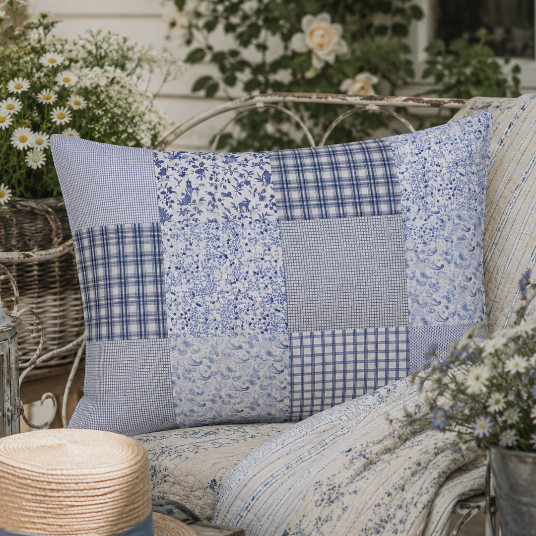 Handgequilteter Patchwork-Kissenbezug in Blau, 50x70 cm