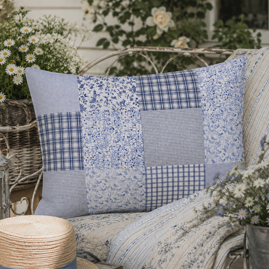 Handgequilteter Patchwork-Kissenbezug in Blau, 50x70 cm