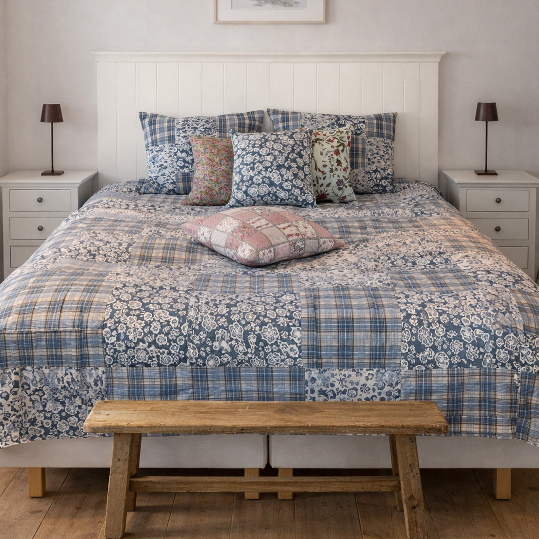 Handgequiltete Patchwork-Bettdecke in Dunkelblau 240x240 cm