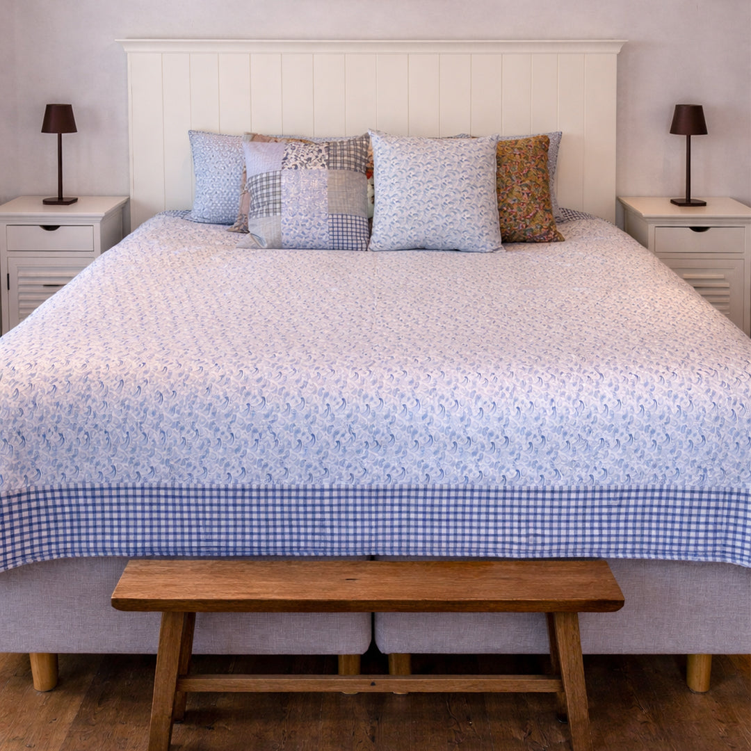 Handgequiltete Patchwork-Bettdecke in Blau, 240x240 cm