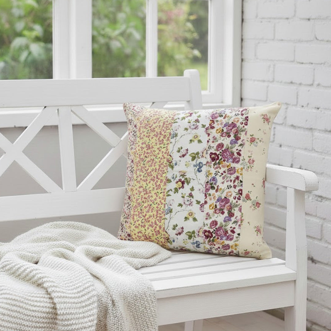 Handgequilteter Patchwork-Kissenbezug mit Blumendesign (50×50 cm)