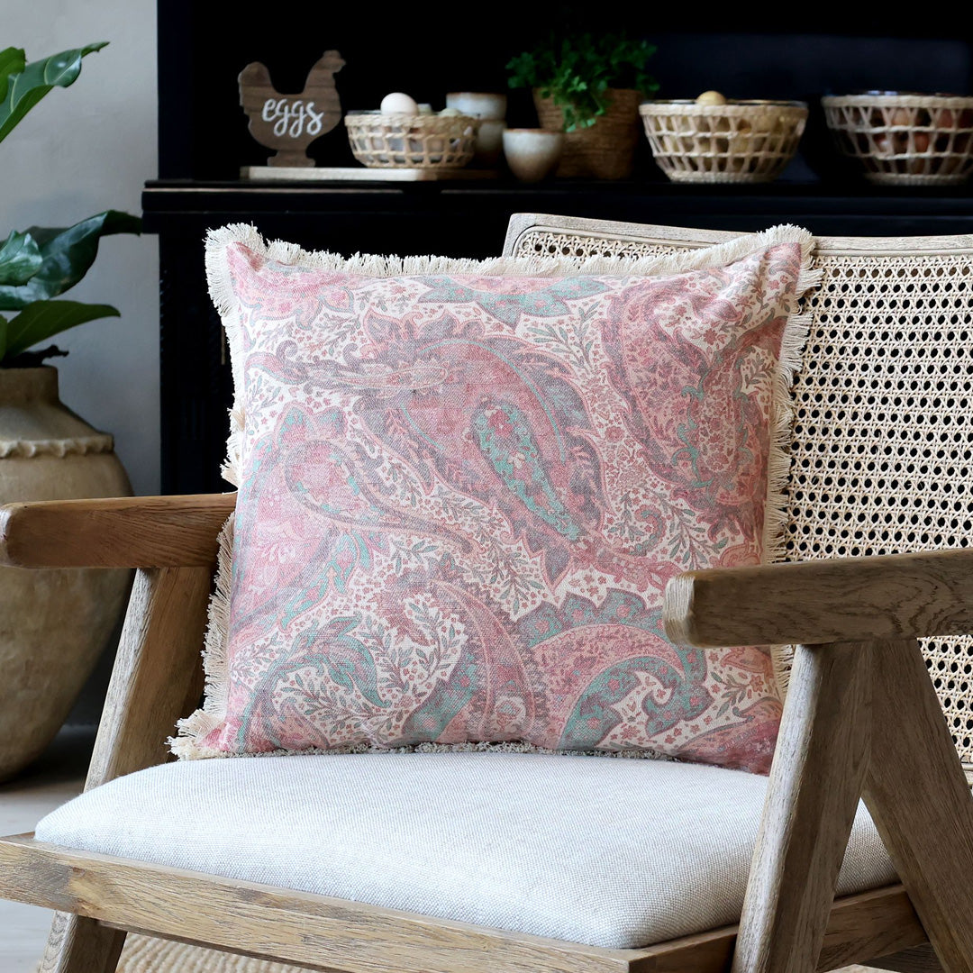Kissenbezug mit Fransen & Paisley-Muster – Raspberry/Rosa 50×50 cm