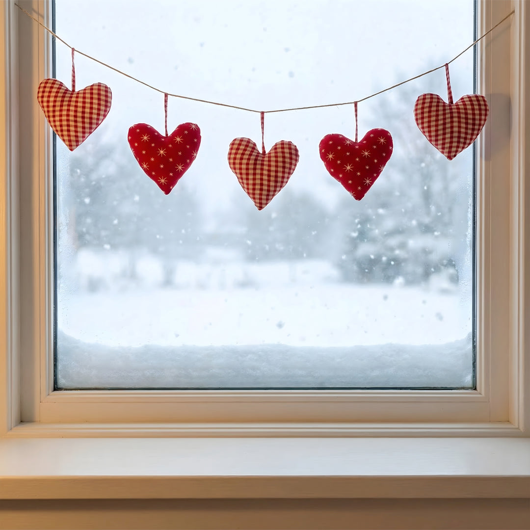 Girlande mit 5 handgefertigten Weihnachtsherzen