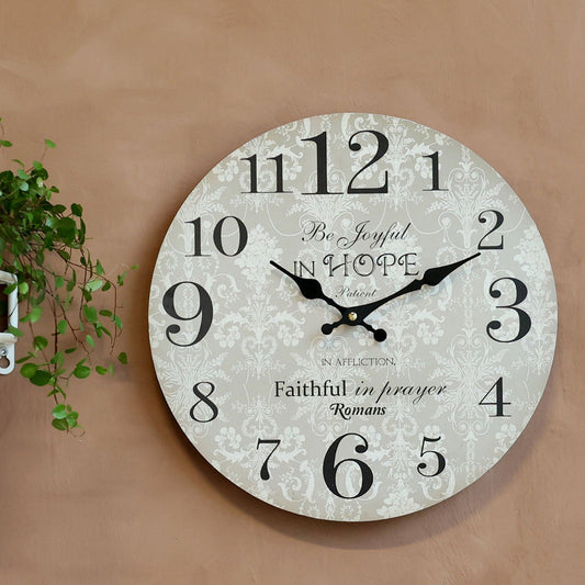 Chic Antique – Wanduhr Ø34 cm – Französisches Graues Zifferblatt mit Text & Vintage-Muster