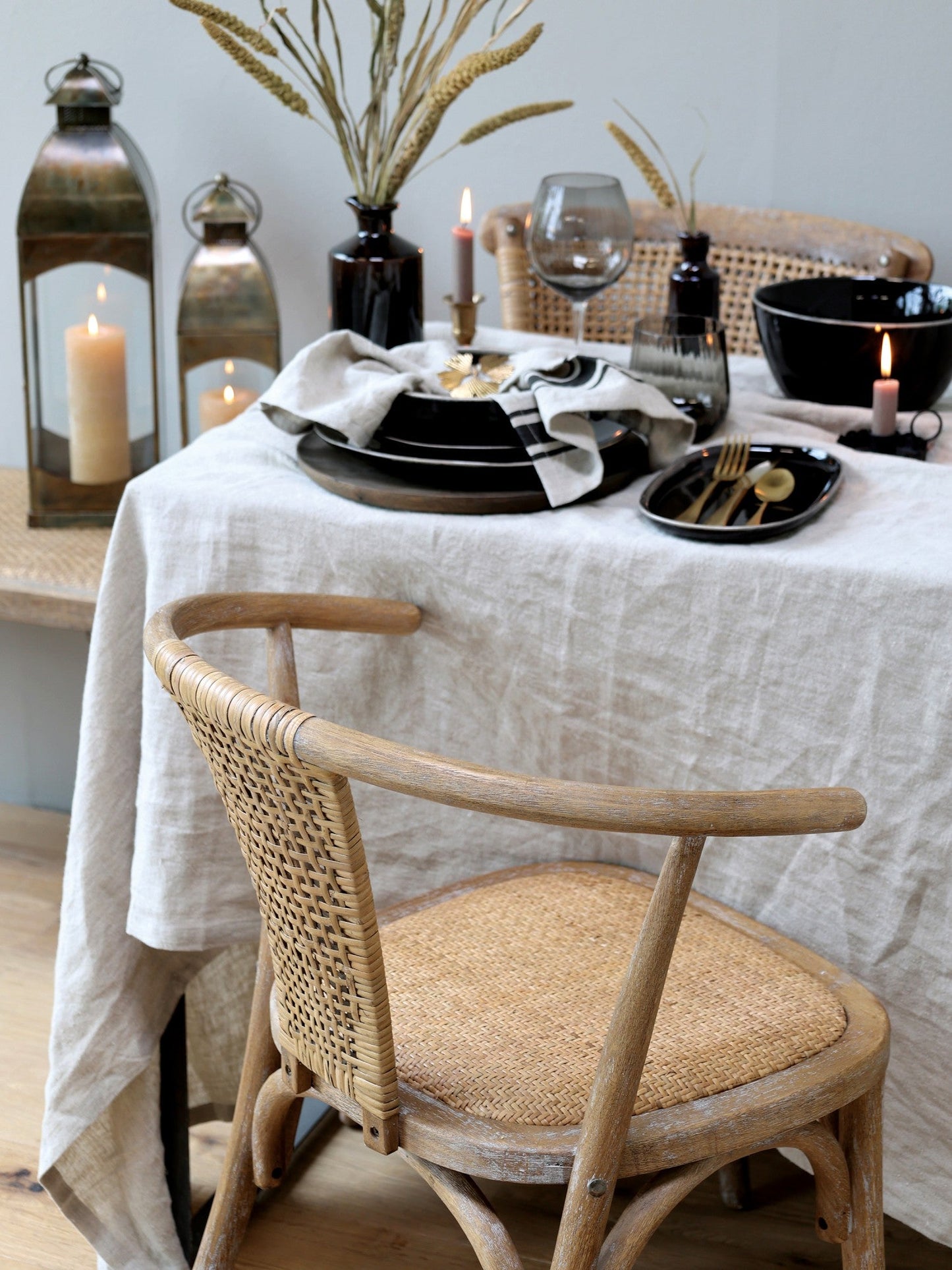Chic Antique - Französische Essstühle mit Geflechtsitz & Rückenlehne - 2 Stück